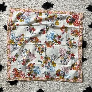 Vismaya Floral Patterned Scarf 20x20